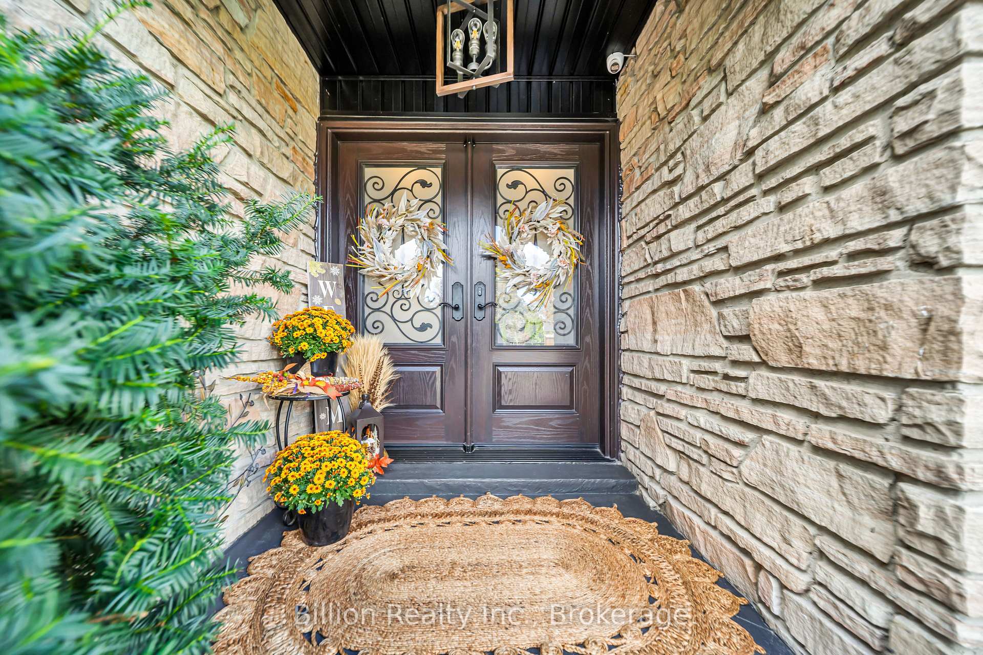 Photo 3 of 172 Bell Air Drive, Caledon, Bolton East — HOMEH