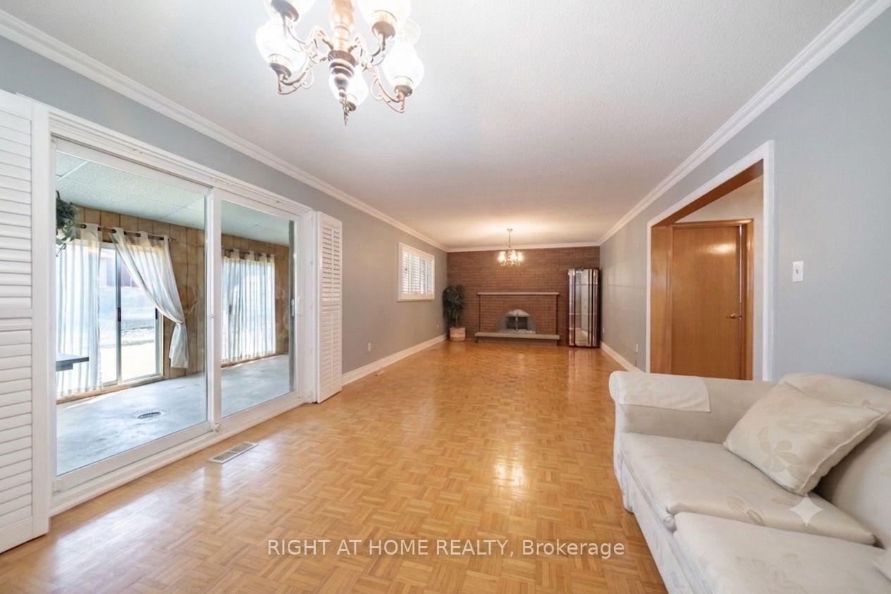 Photo 13 of 11 Timber Lane, Vaughan, East Woodbridge — HOMEH
