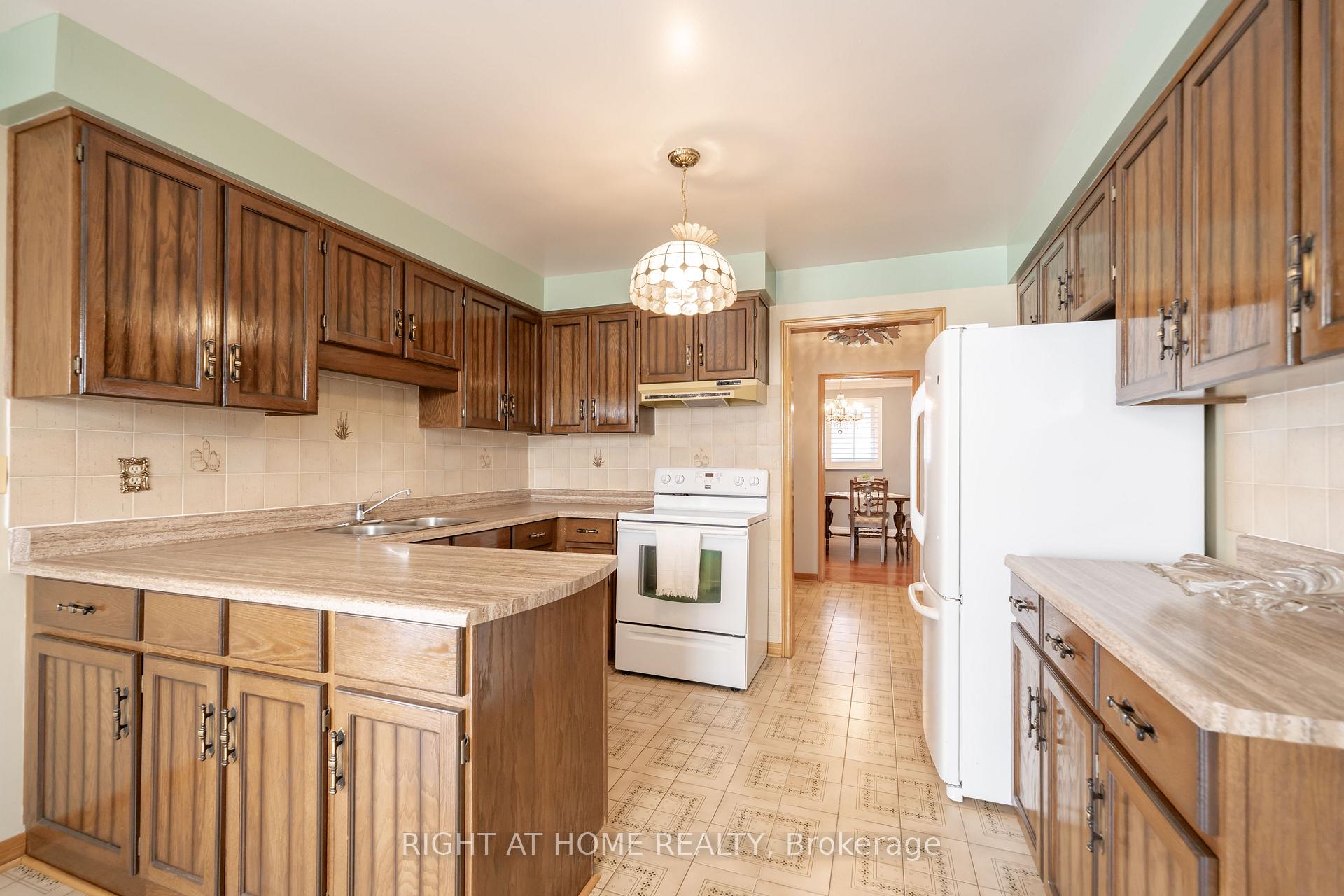 Photo 15 of 11 Timber Lane, Vaughan, East Woodbridge — HOMEH