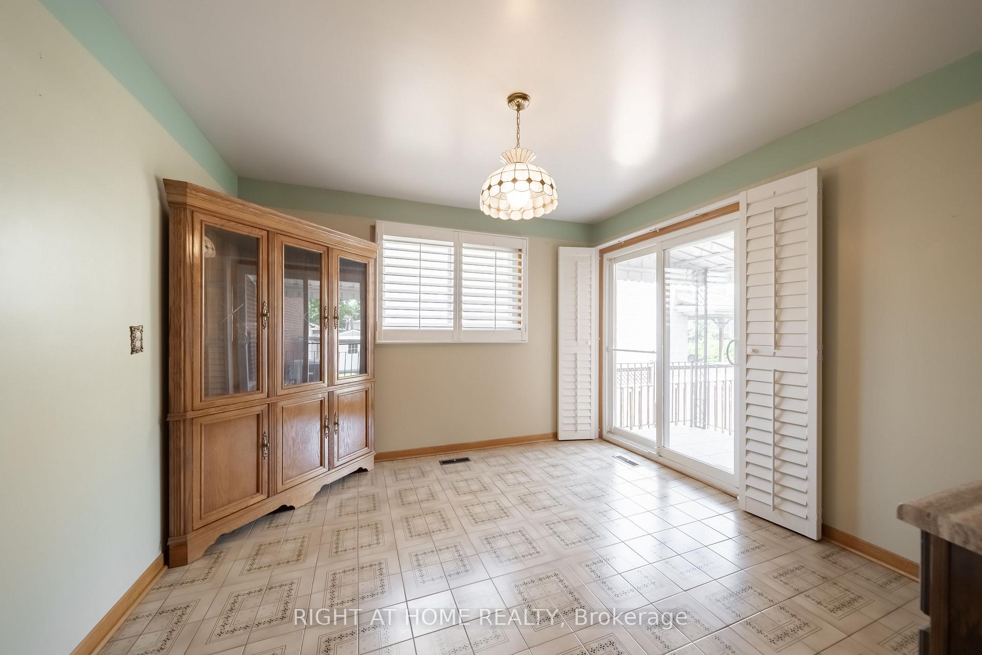 Photo 17 of 11 Timber Lane, Vaughan, East Woodbridge — HOMEH