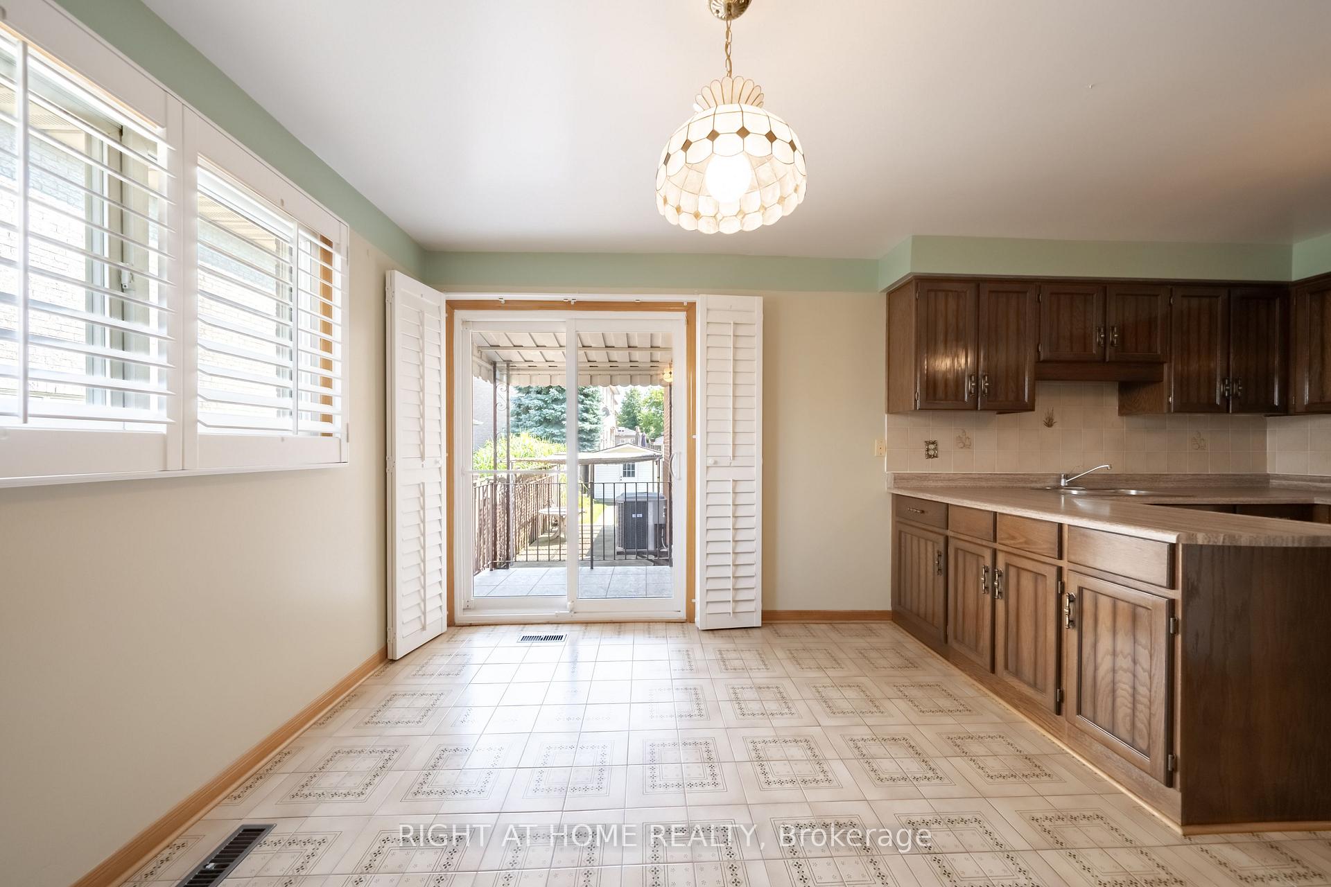 Photo 19 of 11 Timber Lane, Vaughan, East Woodbridge — HOMEH