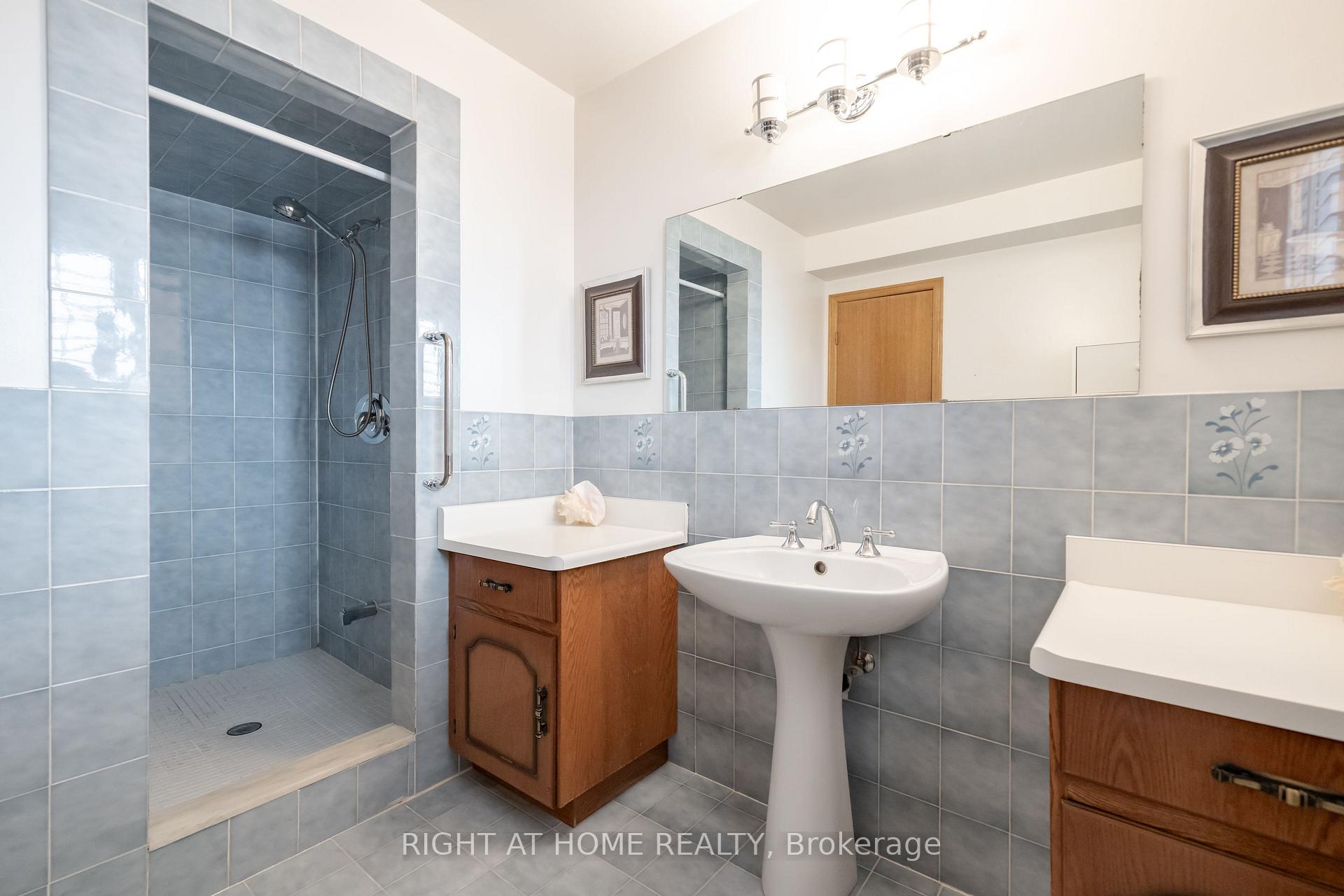 Photo 34 of 11 Timber Lane, Vaughan, East Woodbridge — HOMEH