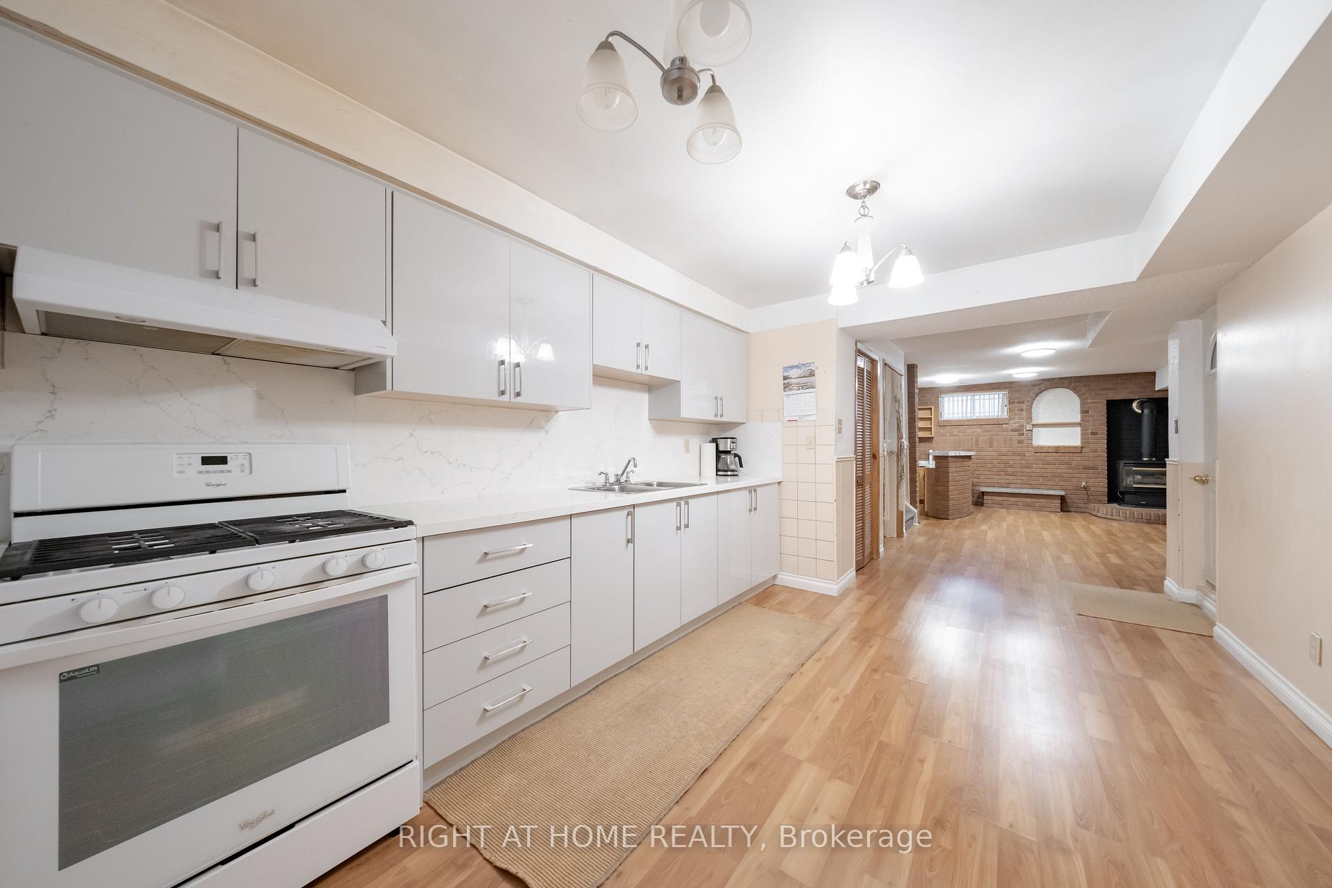 Photo 35 of 11 Timber Lane, Vaughan, East Woodbridge — HOMEH