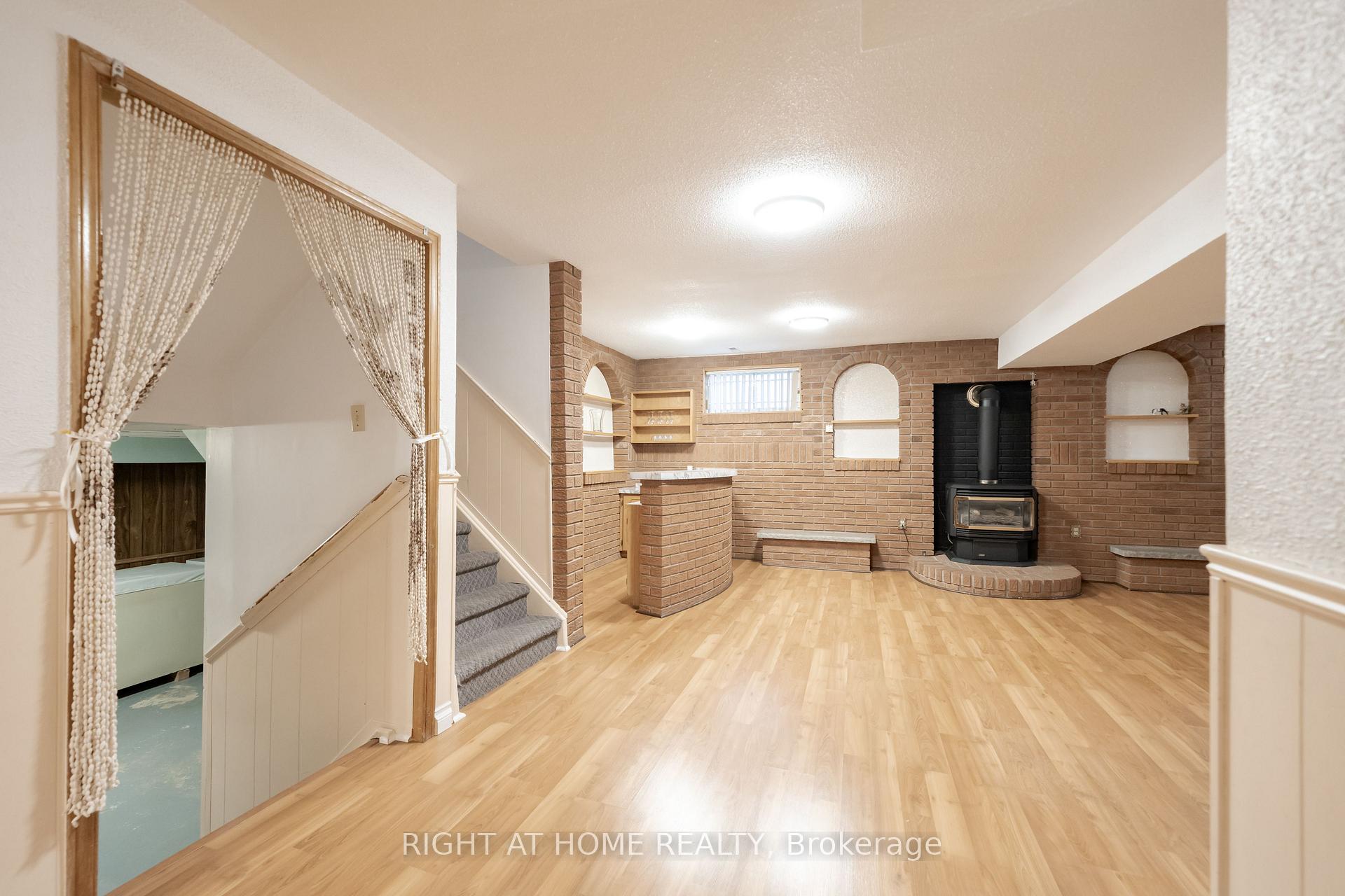 Photo 37 of 11 Timber Lane, Vaughan, East Woodbridge — HOMEH