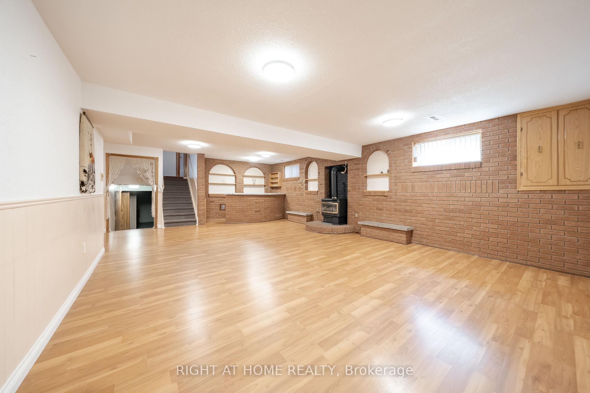 Photo 38 of 11 Timber Lane, Vaughan, East Woodbridge — HOMEH
