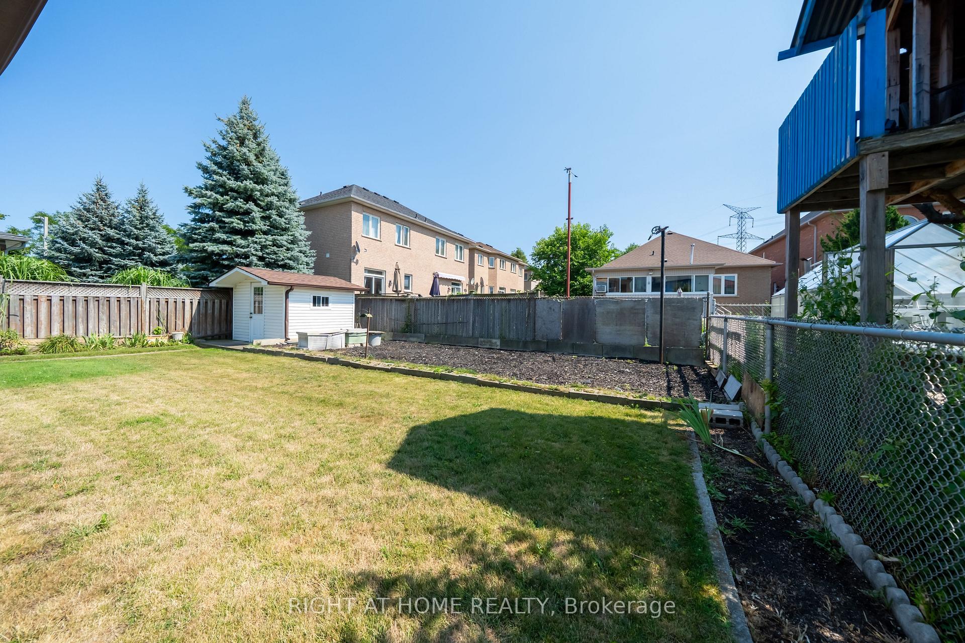 Photo 42 of 11 Timber Lane, Vaughan, East Woodbridge — HOMEH