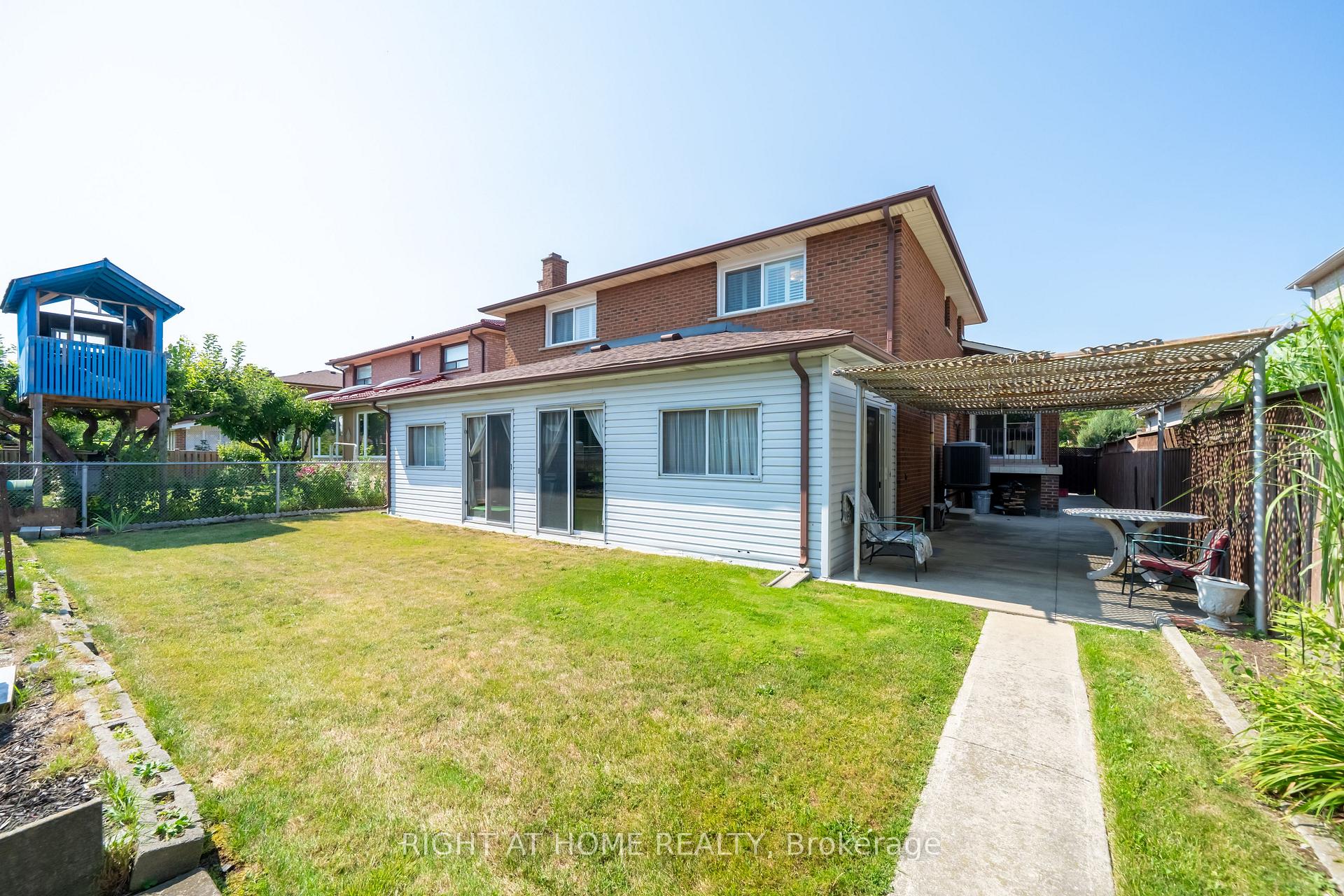 Photo 43 of 11 Timber Lane, Vaughan, East Woodbridge — HOMEH