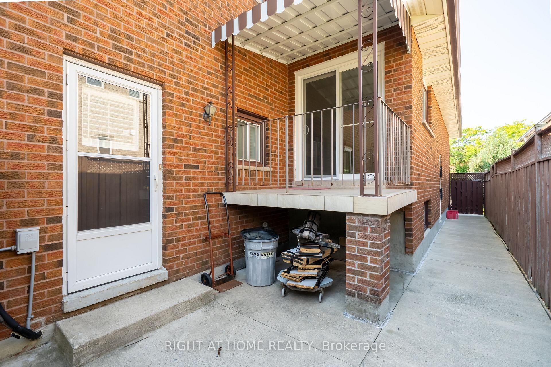Photo 46 of 11 Timber Lane, Vaughan, East Woodbridge — HOMEH