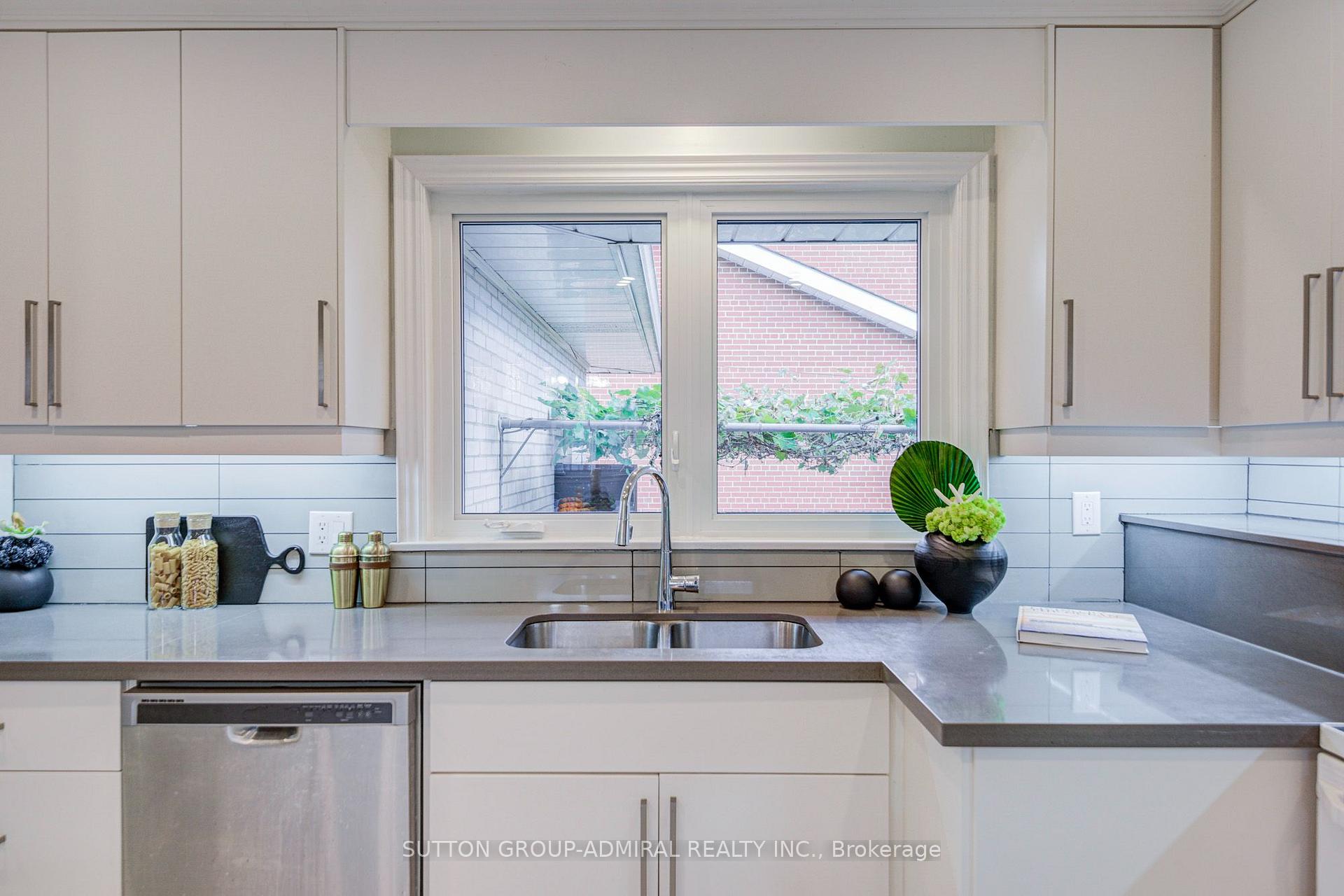 Photo 11 of 193 The Westway, Etobicoke, Willowridge-Martingrove-Richview — HOMEH