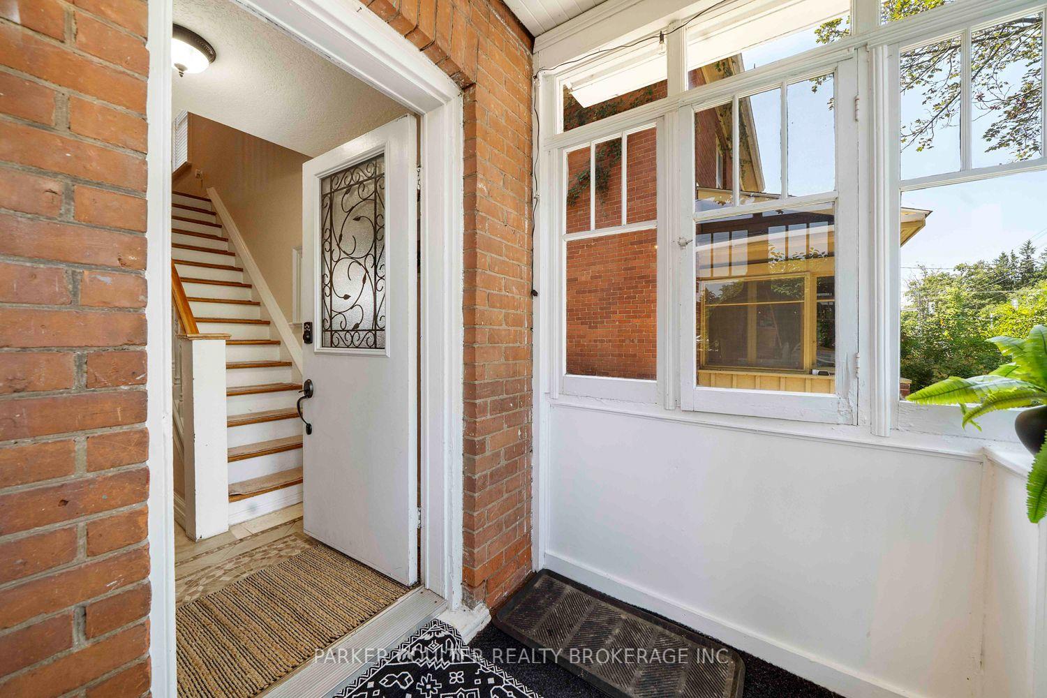 Photo 4 of 79 Blake Street, Barrie, North Shore — HOMEH