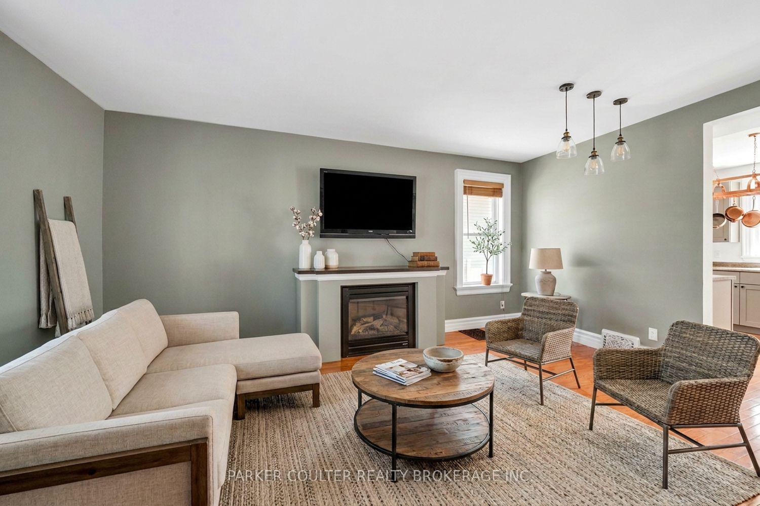 Photo 7 of 79 Blake Street, Barrie, North Shore — HOMEH