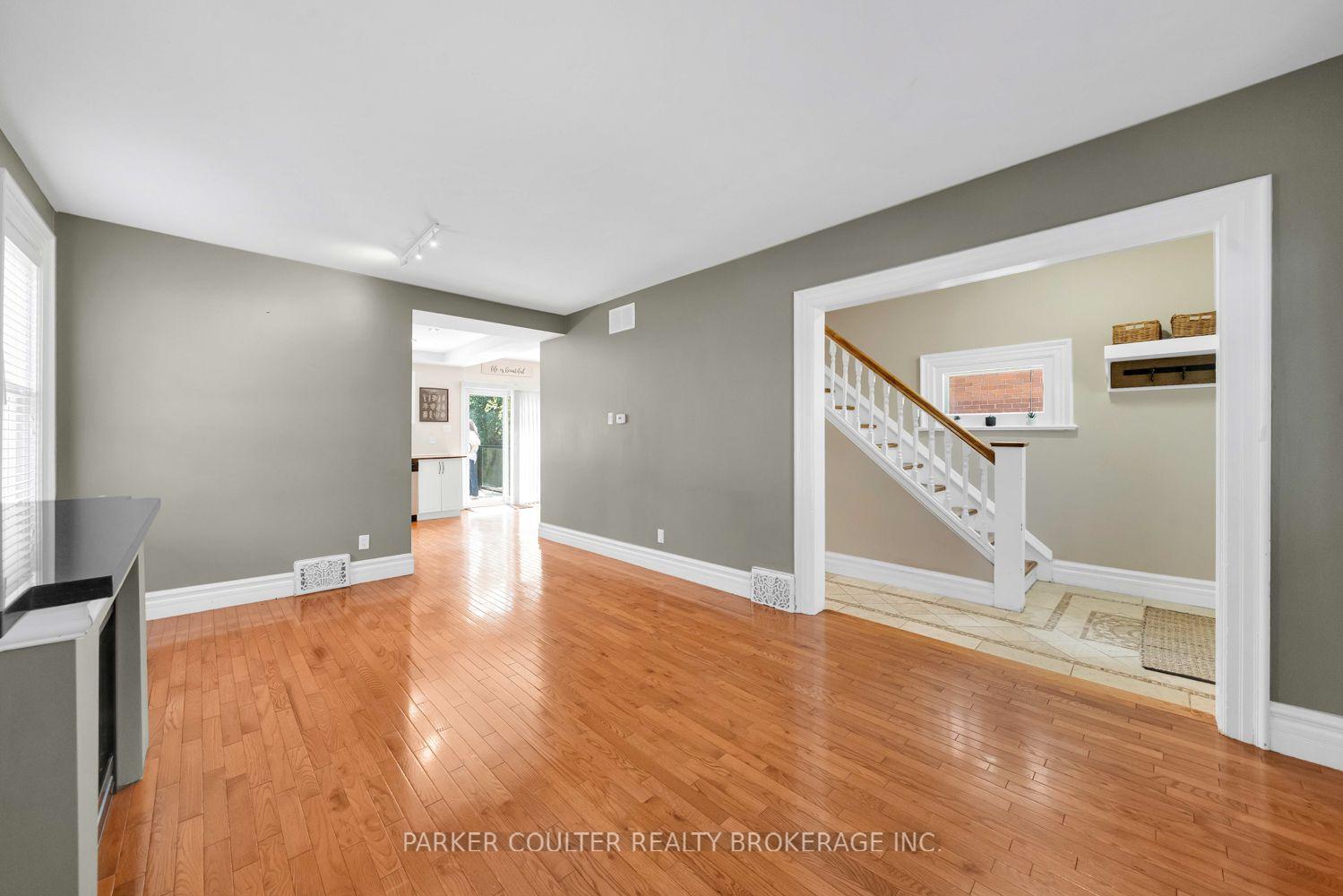 Photo 10 of 79 Blake Street, Barrie, North Shore — HOMEH