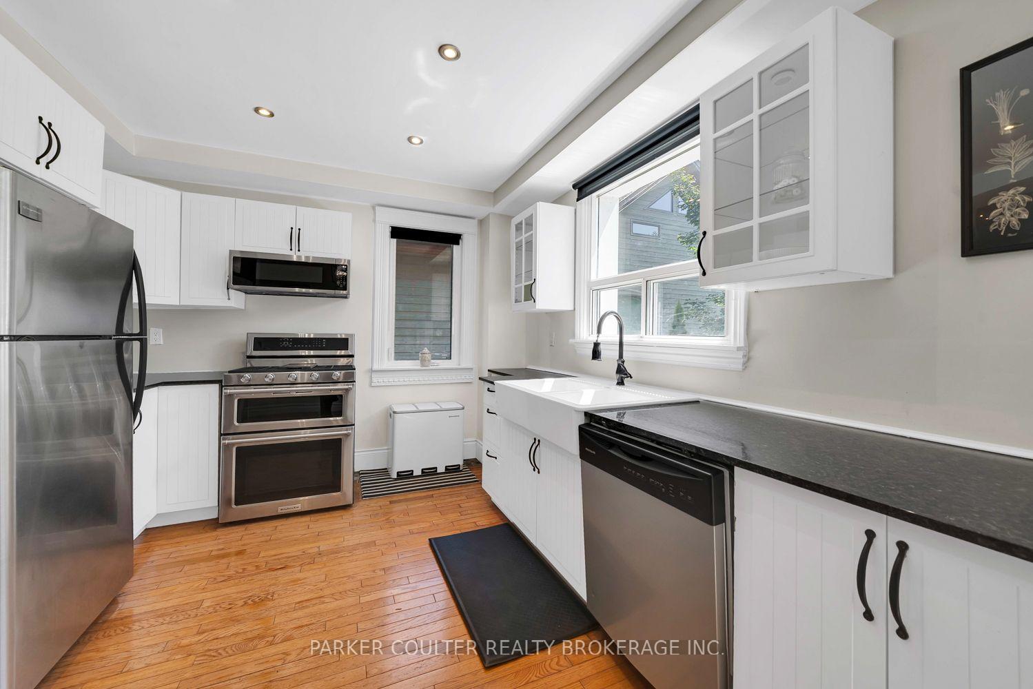 Photo 11 of 79 Blake Street, Barrie, North Shore — HOMEH