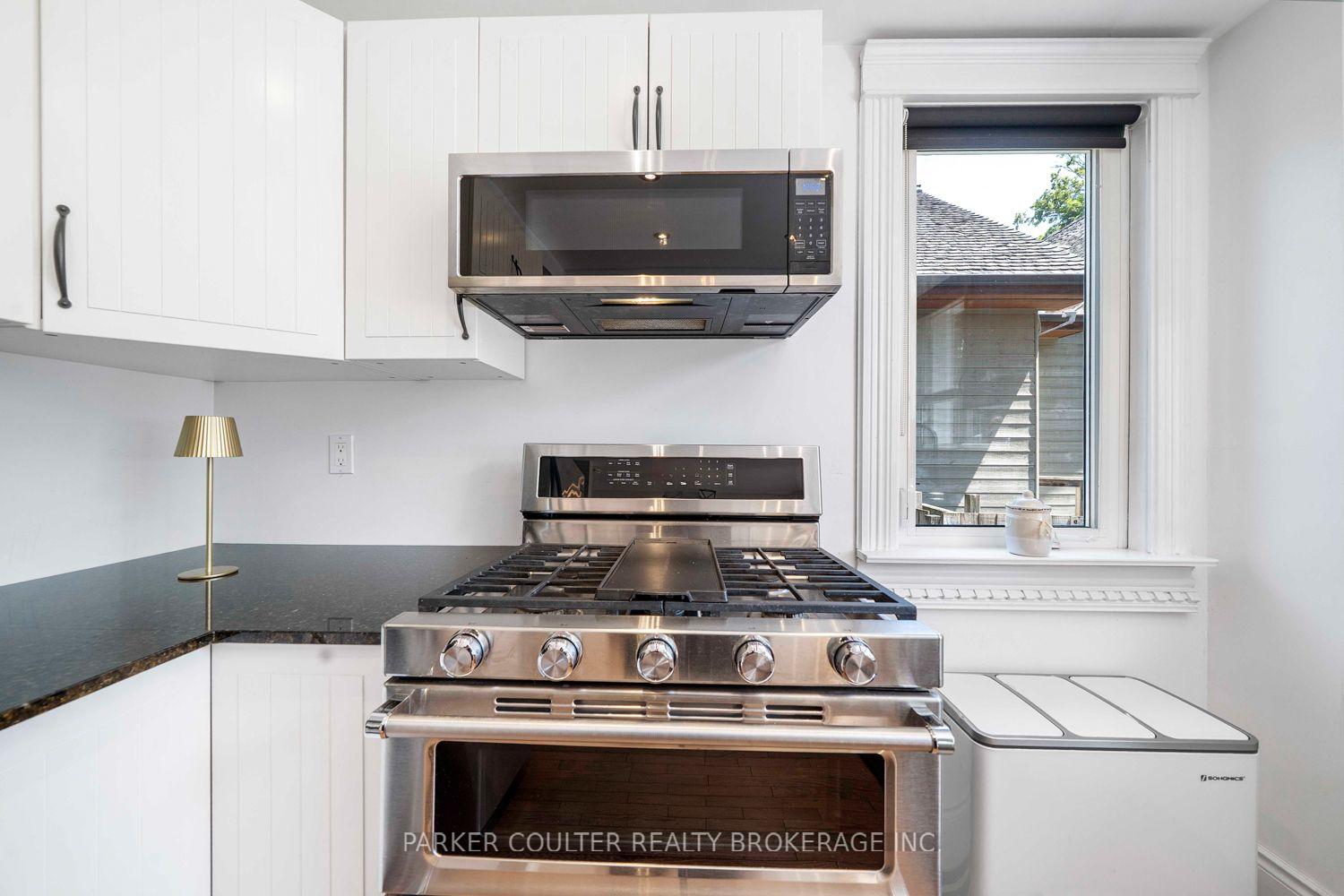 Photo 12 of 79 Blake Street, Barrie, North Shore — HOMEH