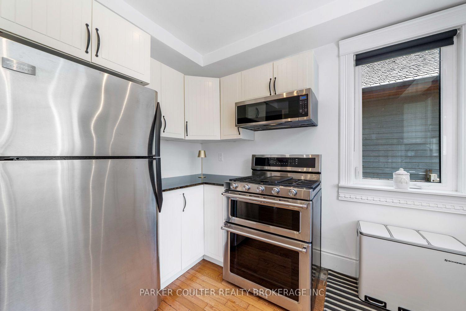Photo 13 of 79 Blake Street, Barrie, North Shore — HOMEH