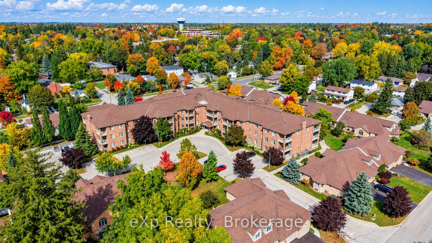 Photo 2 of Unit 106, 20 Station Square, Centre Wellington, Elora/Salem — HOMEH