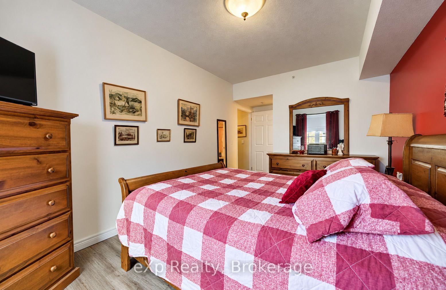 Photo 16 of Unit 106, 20 Station Square, Centre Wellington, Elora/Salem — HOMEH