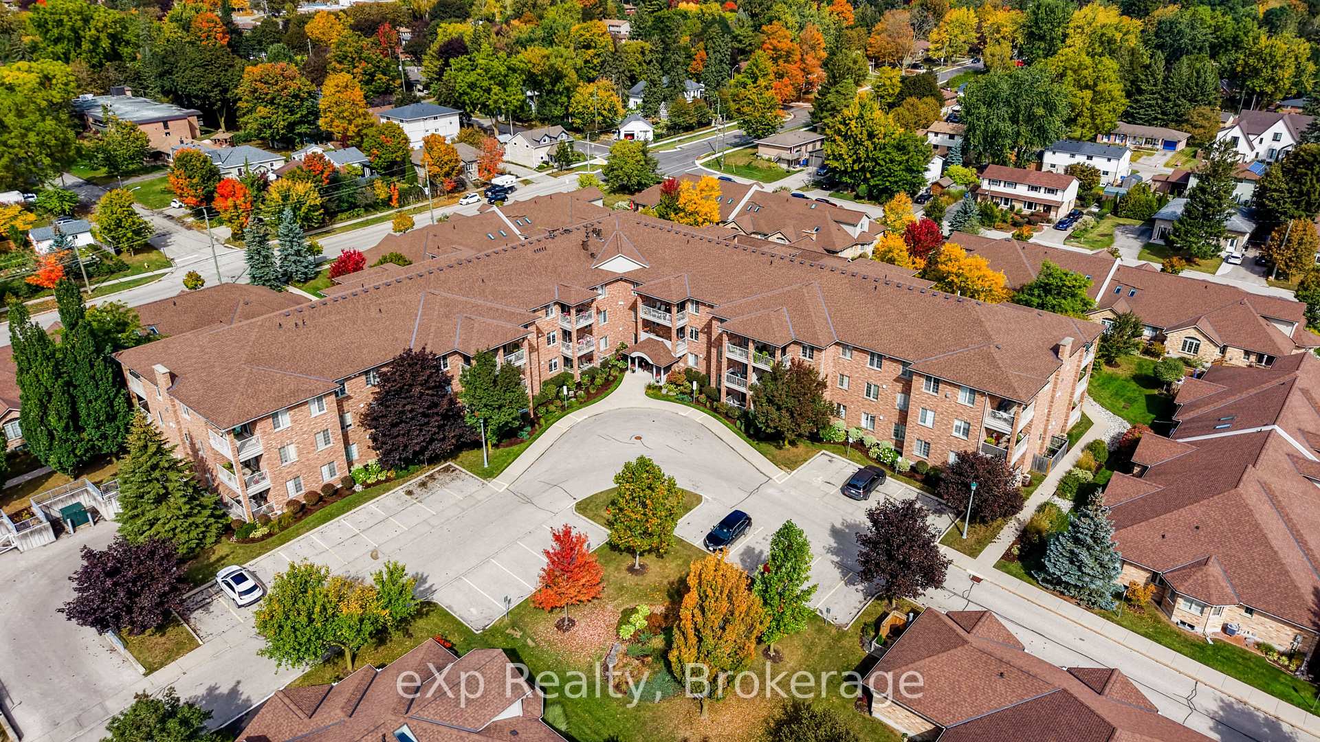 Photo 30 of Unit 106, 20 Station Square, Centre Wellington, Elora/Salem — HOMEH