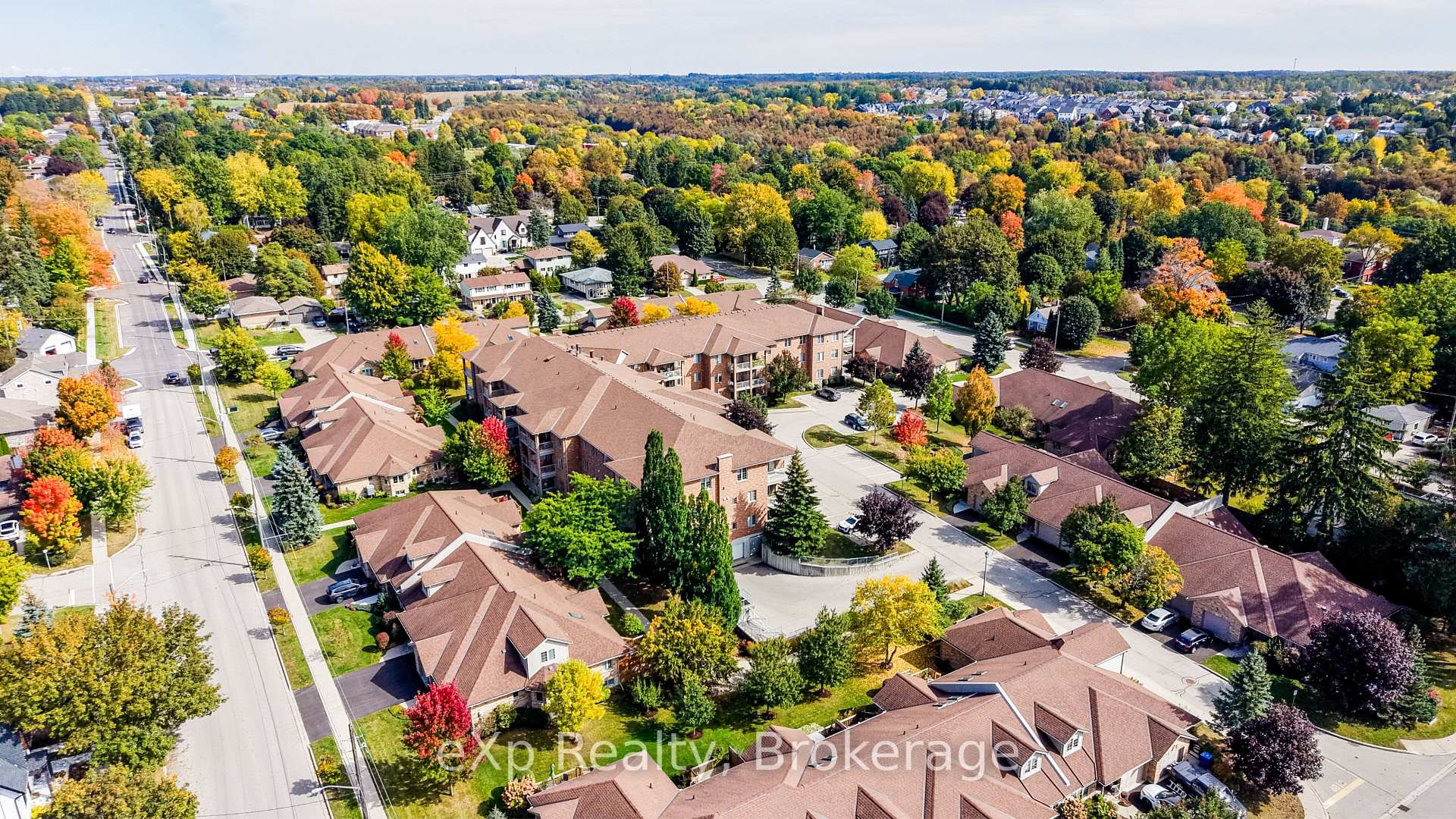 Photo 33 of Unit 106, 20 Station Square, Centre Wellington, Elora/Salem — HOMEH