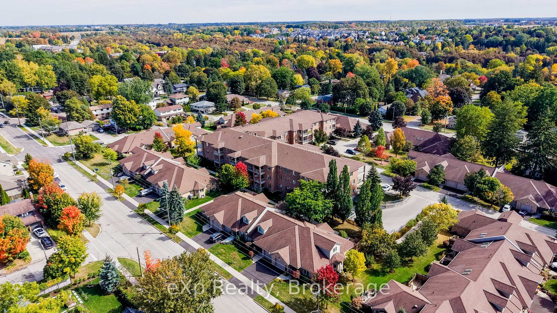 Photo 34 of Unit 106, 20 Station Square, Centre Wellington, Elora/Salem — HOMEH