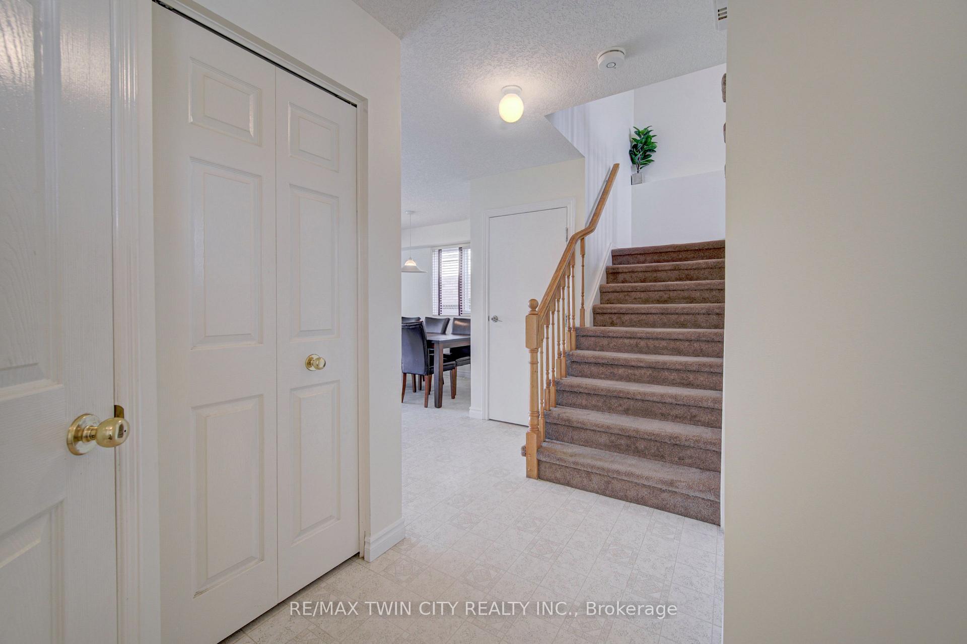 Photo 5 of 1064 Copper Leaf Crescent, Kitchener, Trussler — HOMEH
