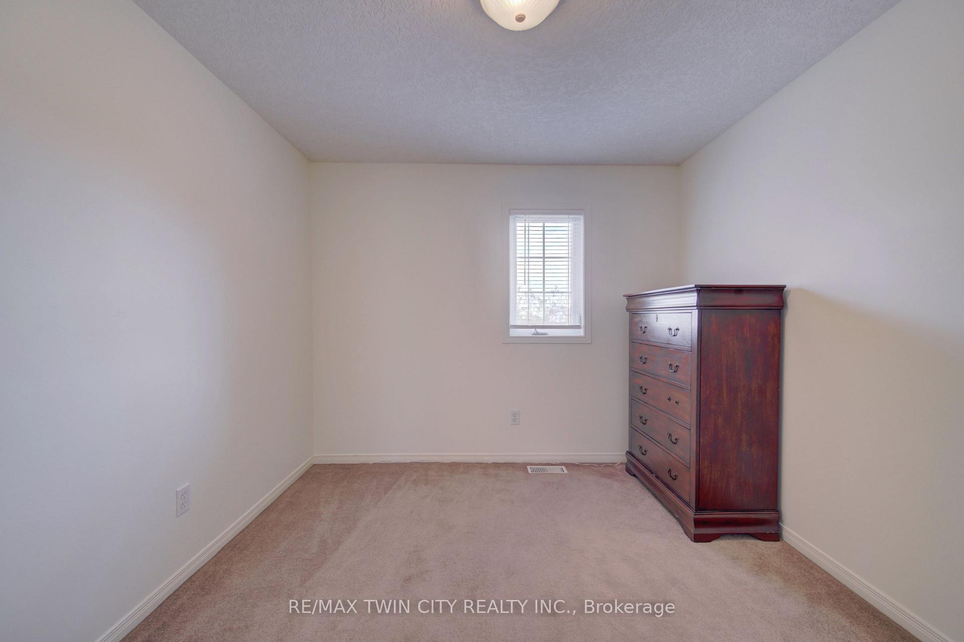 Photo 24 of 1064 Copper Leaf Crescent, Kitchener, Trussler — HOMEH