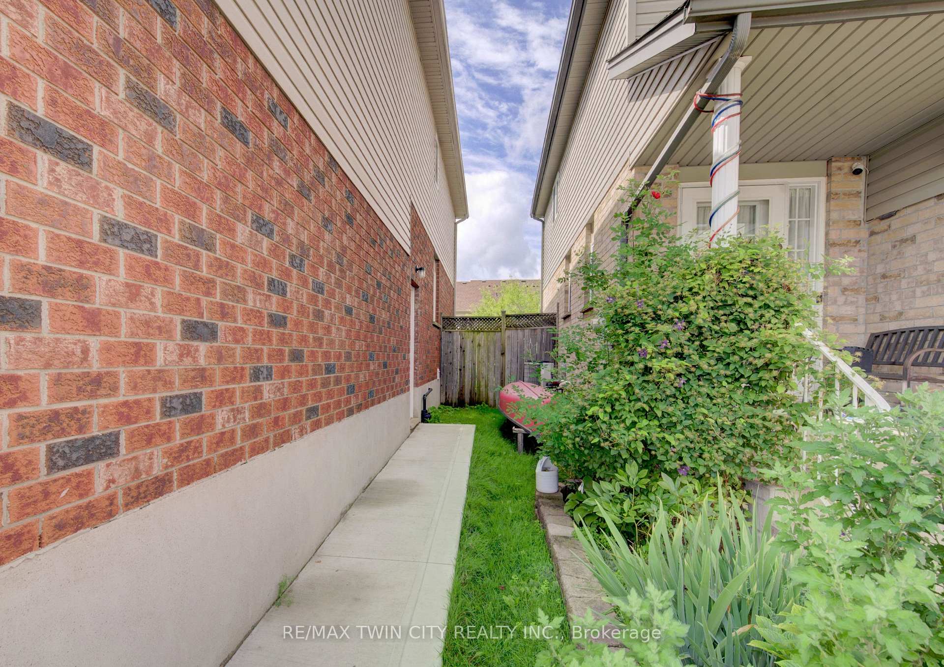Photo 44 of 1064 Copper Leaf Crescent, Kitchener, Trussler — HOMEH