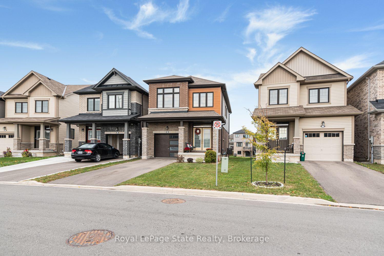 Photo 3 of 121 Vanilla Trail, Thorold, Rolling Meadows — HOMEH
