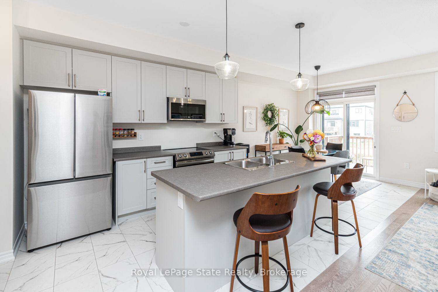 Photo 16 of 121 Vanilla Trail, Thorold, Rolling Meadows — HOMEH