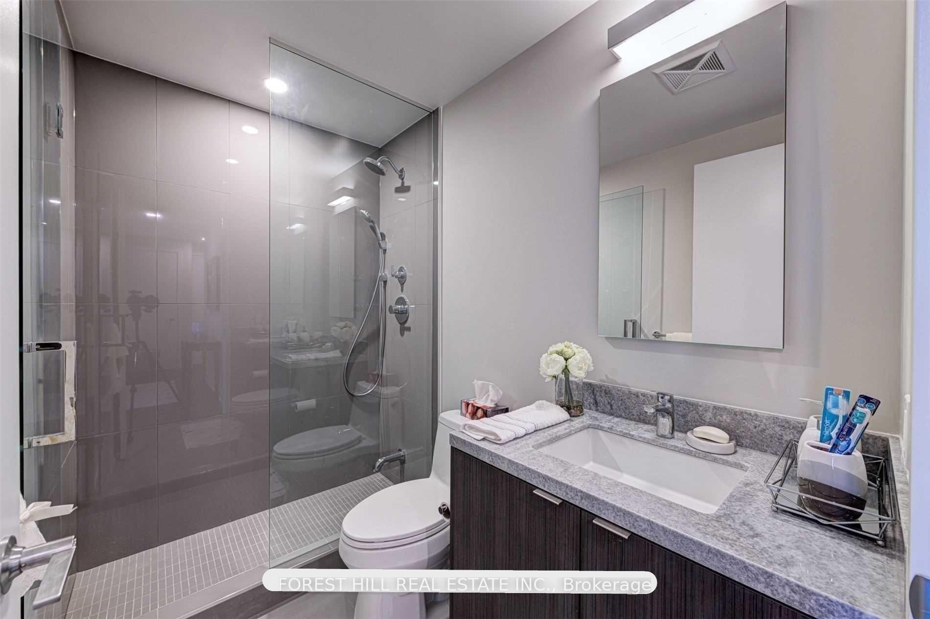 Photo 2 of Unit 4102, 115 Blue Jays Way, Toronto, Waterfront Communities — HOMEH