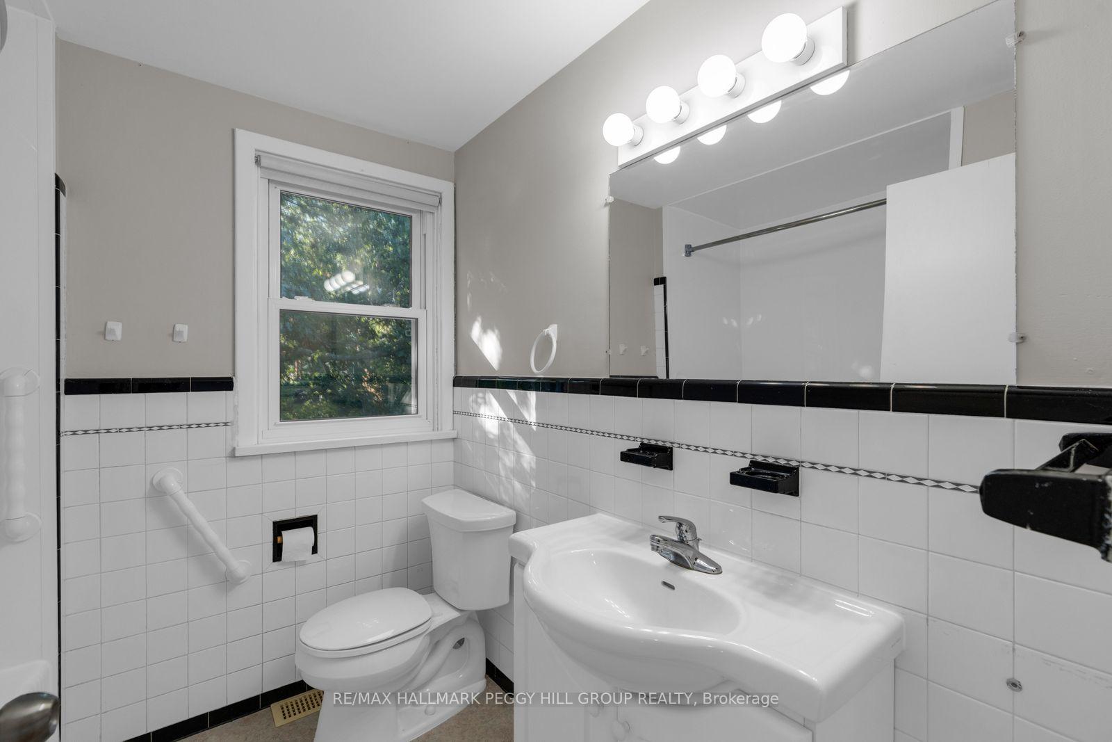 Photo 12 of 109 Codrington Street, Barrie, Codrington — HOMEH
