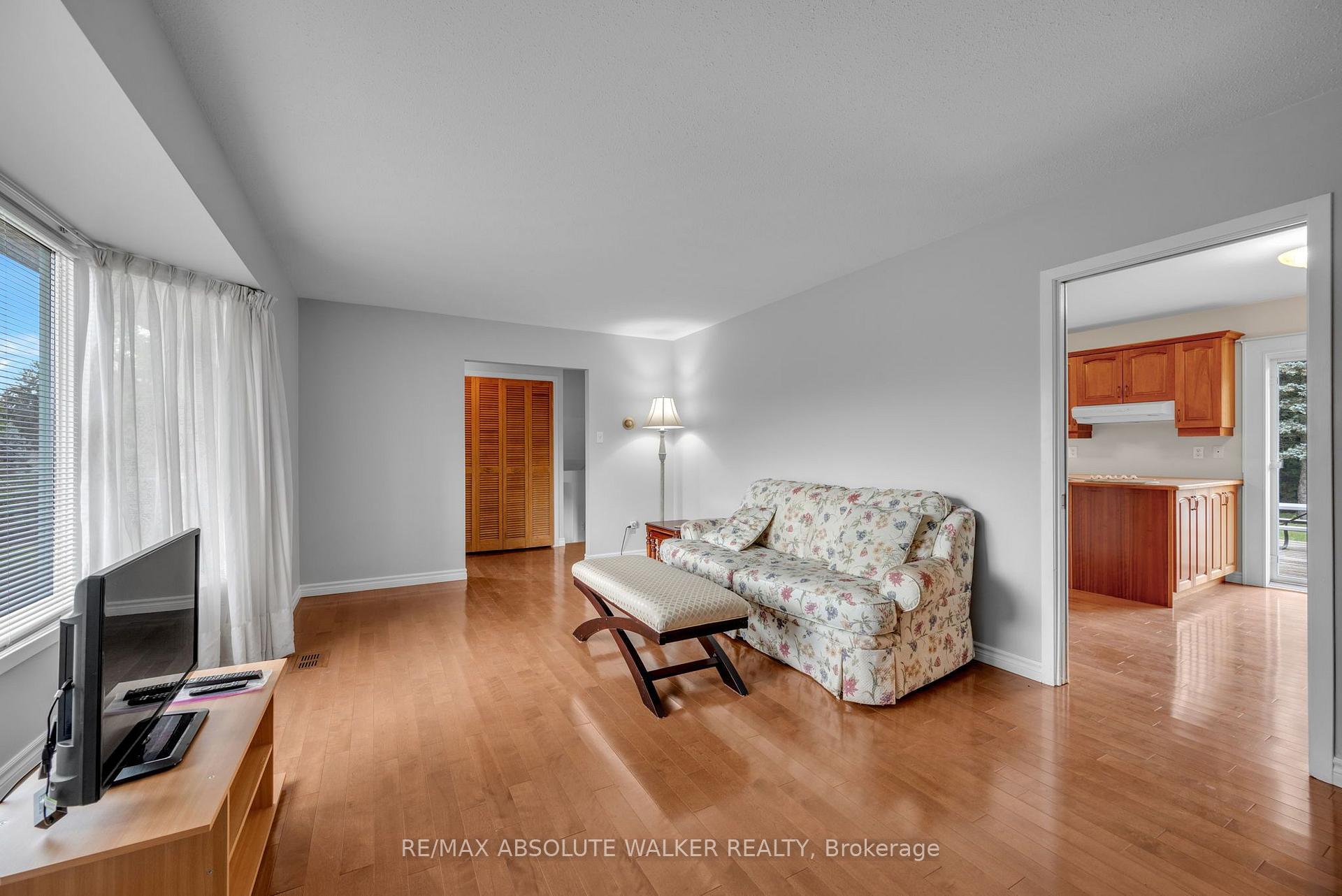 Photo 4 of 29 Jonathan Pack Street, Ottawa, Stittsville (Central) — HOMEH