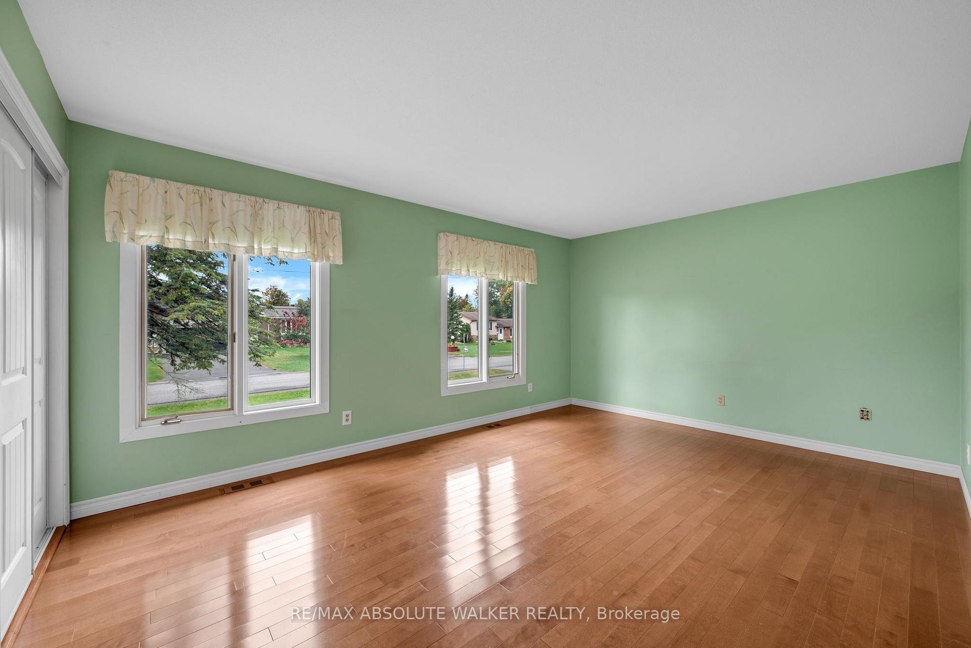 Photo 12 of 29 Jonathan Pack Street, Ottawa, Stittsville (Central) — HOMEH