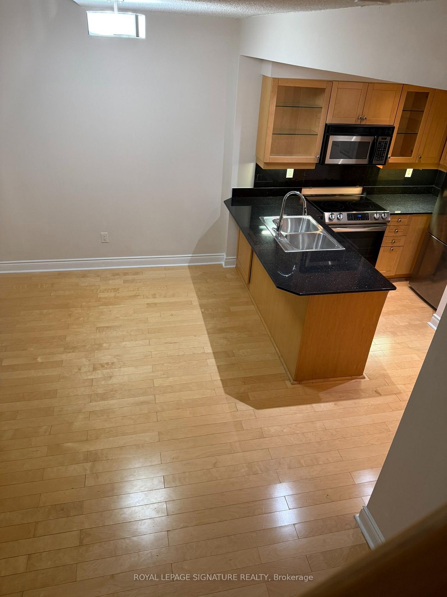 Photo 7 of Unit 1705, 80 Cumberland Street, Toronto, The Annex — HOMEH