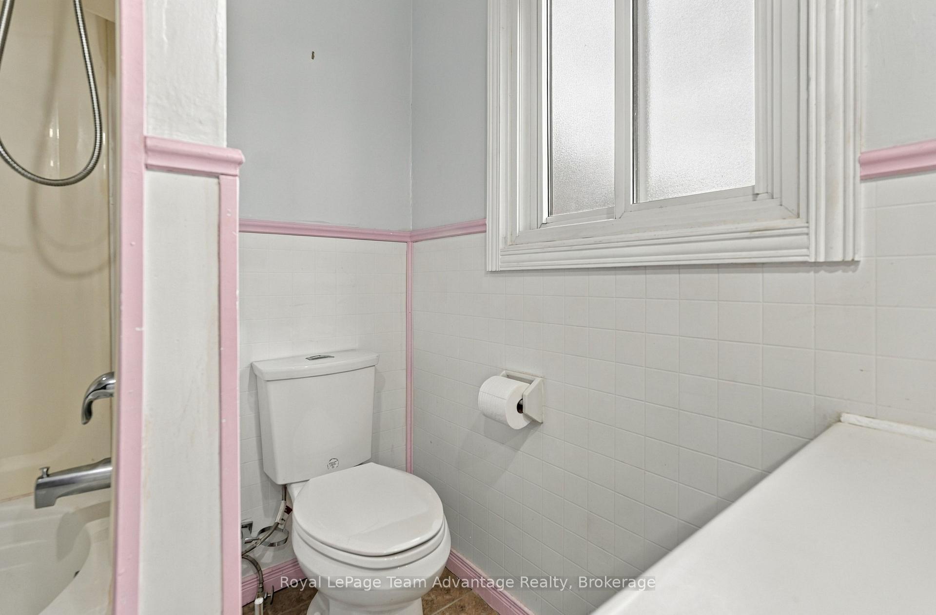 Photo 20 of 55 Highland Crescent, Parry Sound — HOMEH