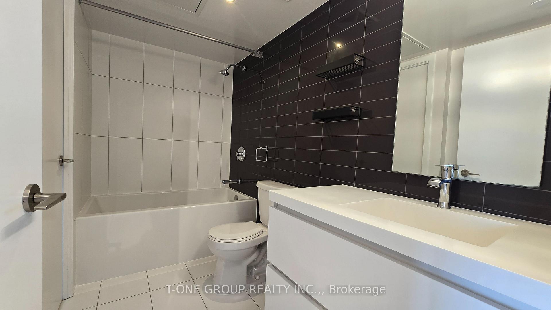 Photo 5 of Unit 3509, 85 Queens Wharf Road, Toronto, Waterfront Communities — HOMEH