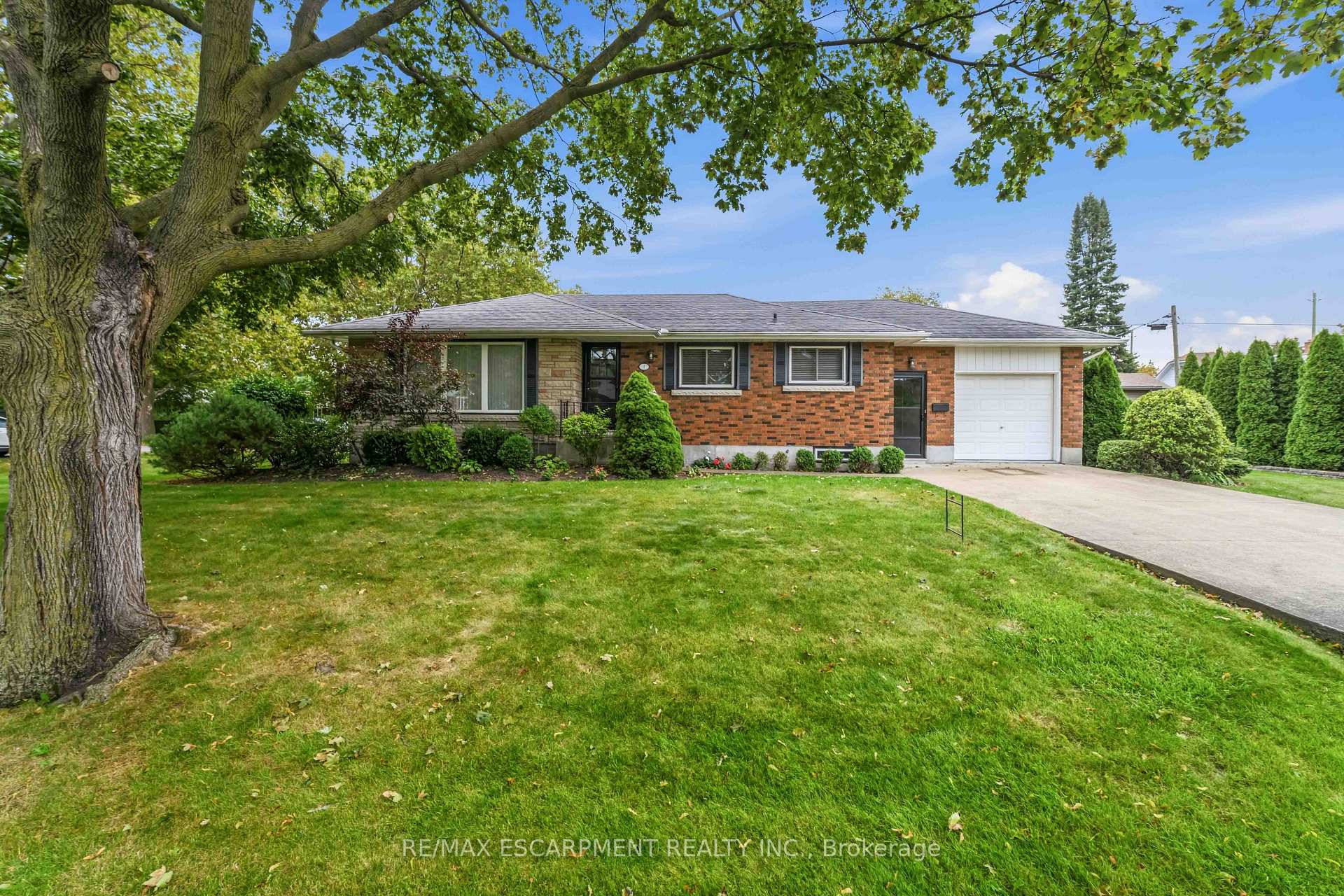 Photo of 4 Regina Avenue