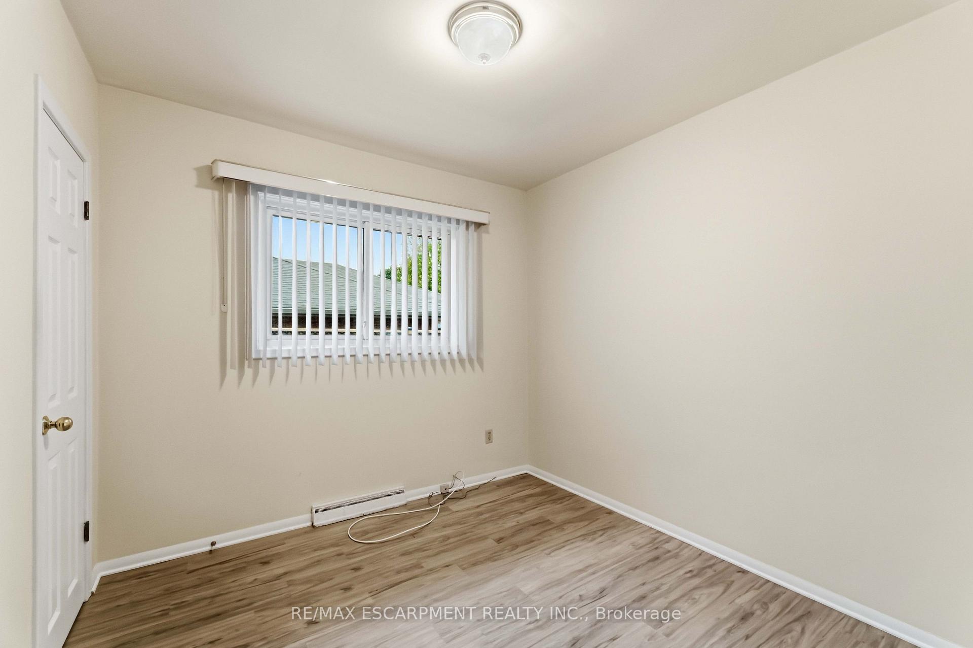 Photo 14 of 4 Regina Avenue, St. Catharines, Bunting/Linwell — HOMEH