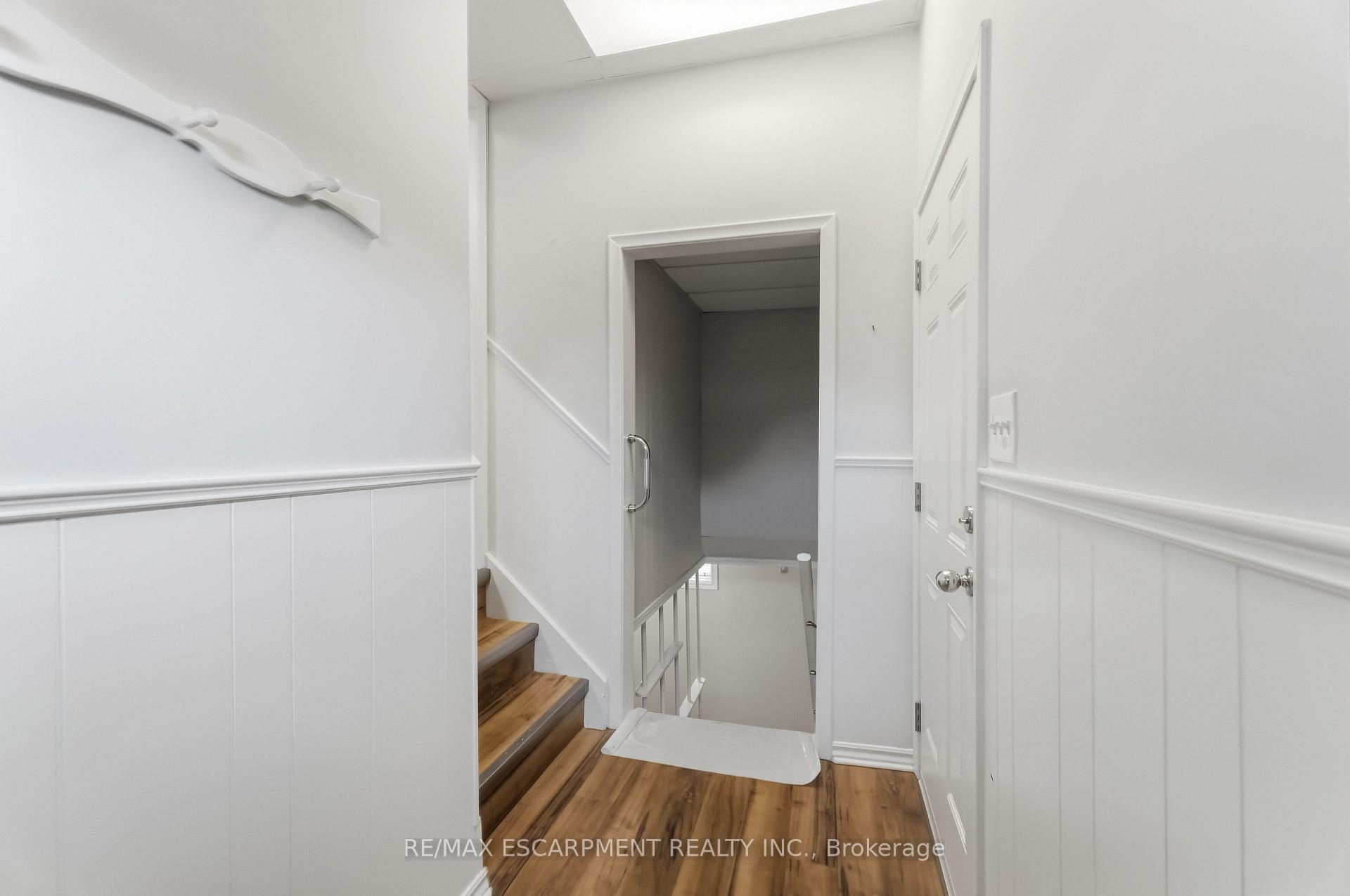 Photo 19 of 4 Regina Avenue, St. Catharines, Bunting/Linwell — HOMEH