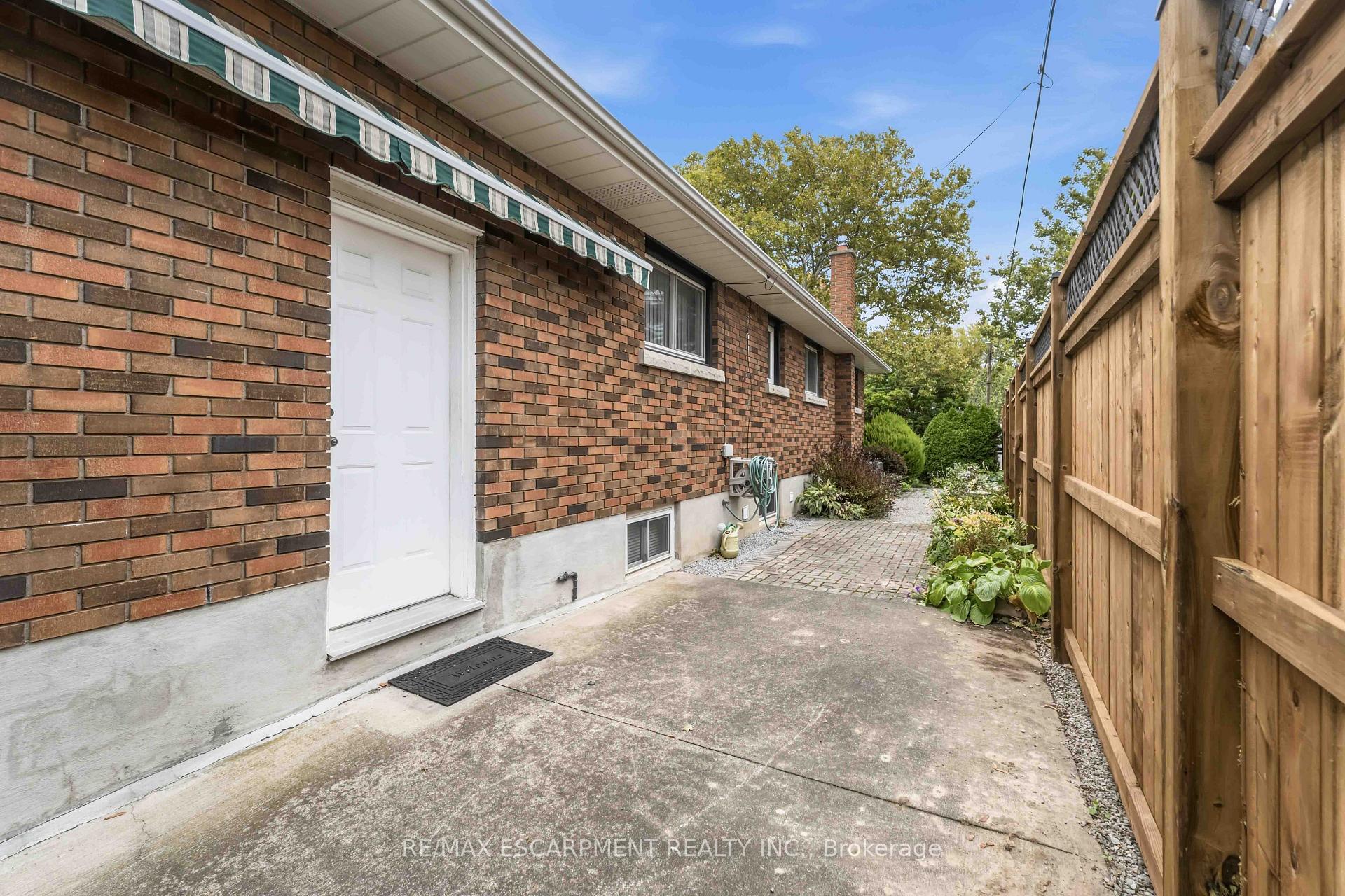Photo 24 of 4 Regina Avenue, St. Catharines, Bunting/Linwell — HOMEH