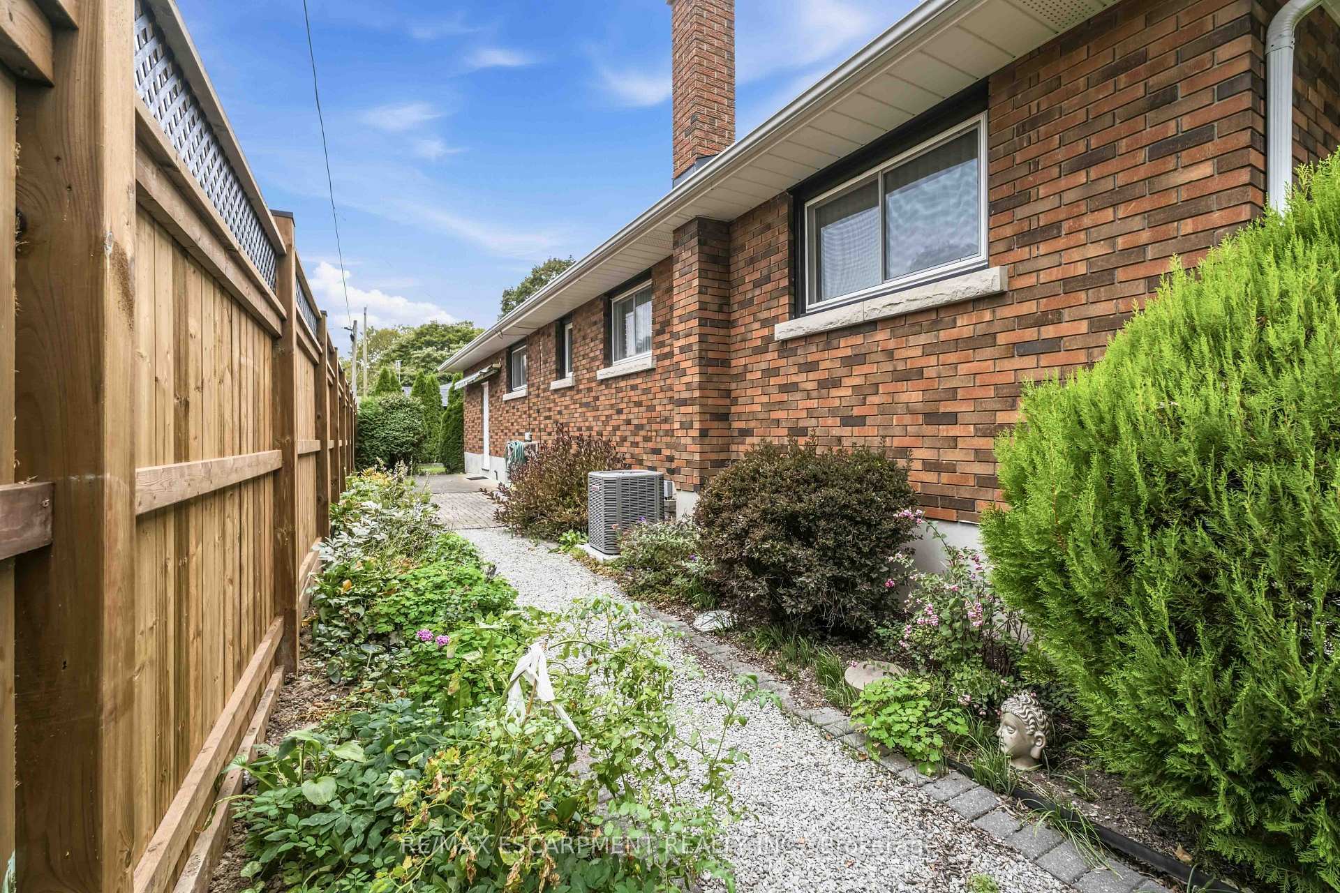 Photo 25 of 4 Regina Avenue, St. Catharines, Bunting/Linwell — HOMEH