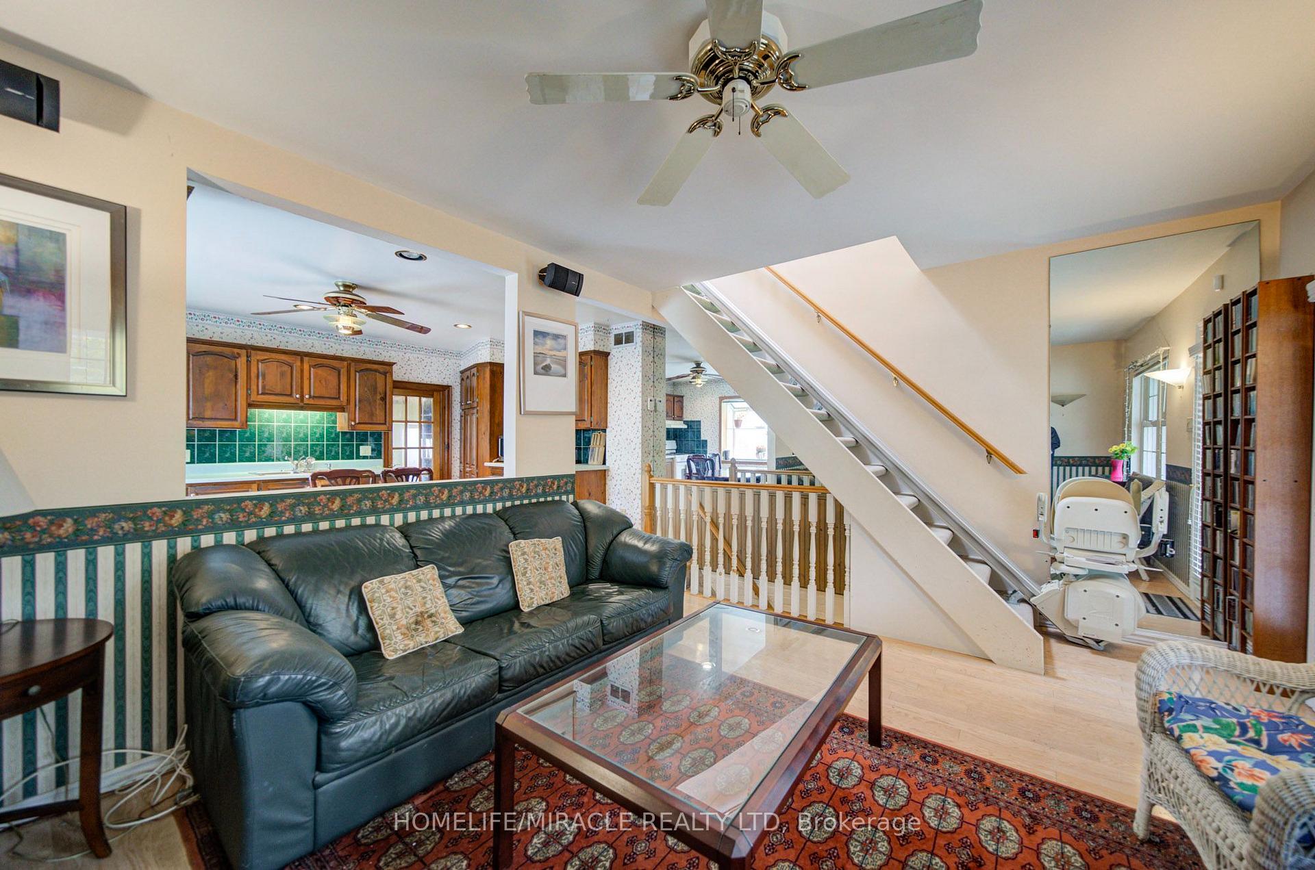 Photo 11 of 36 Valhalla Boulevard, Scarborough, Birchcliffe-Cliffside — HOMEH
