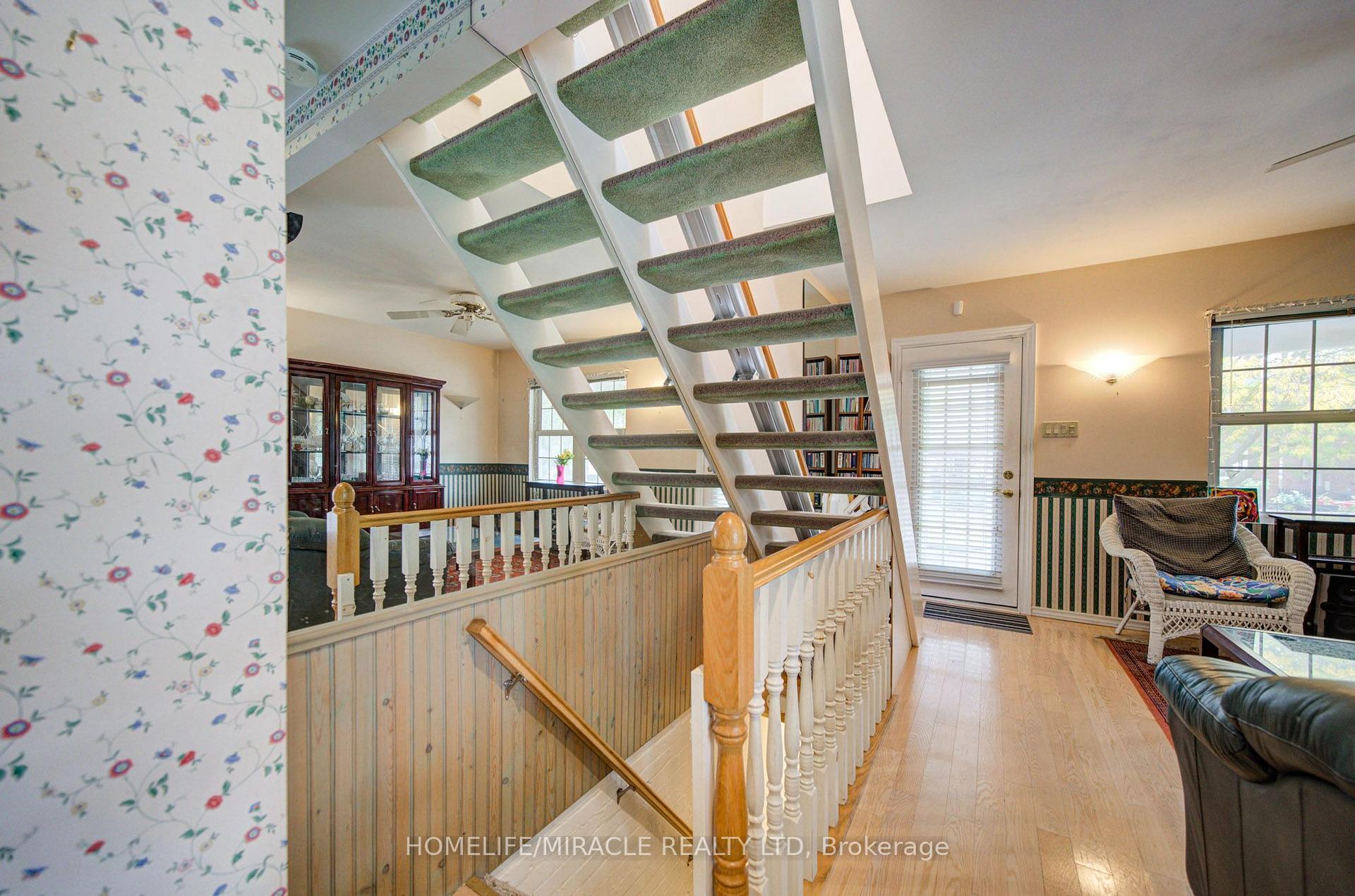 Photo 14 of 36 Valhalla Boulevard, Scarborough, Birchcliffe-Cliffside — HOMEH