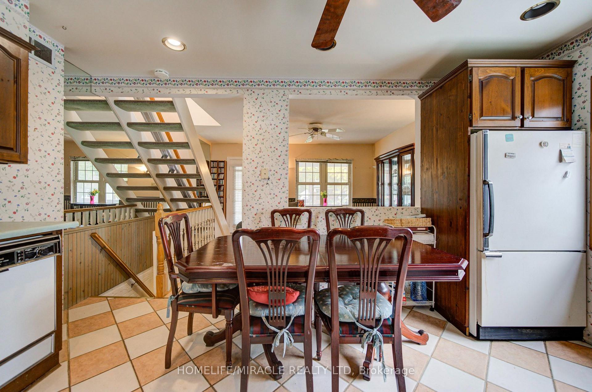 Photo 15 of 36 Valhalla Boulevard, Scarborough, Birchcliffe-Cliffside — HOMEH