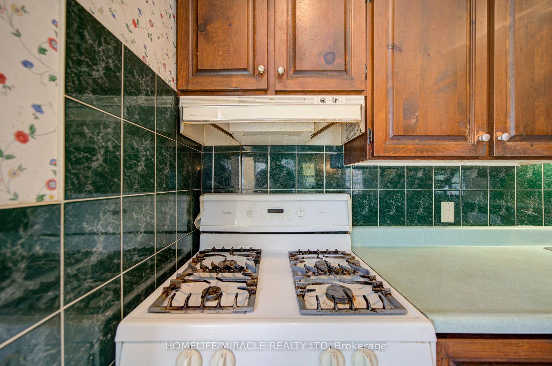 Photo 18 of 36 Valhalla Boulevard, Scarborough, Birchcliffe-Cliffside — HOMEH