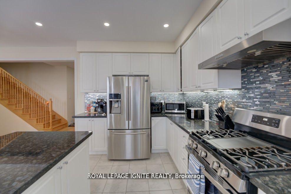 Photo 4 of 41 Northhill Avenue E, Cavan Monaghan, Millbrook Village — HOMEH