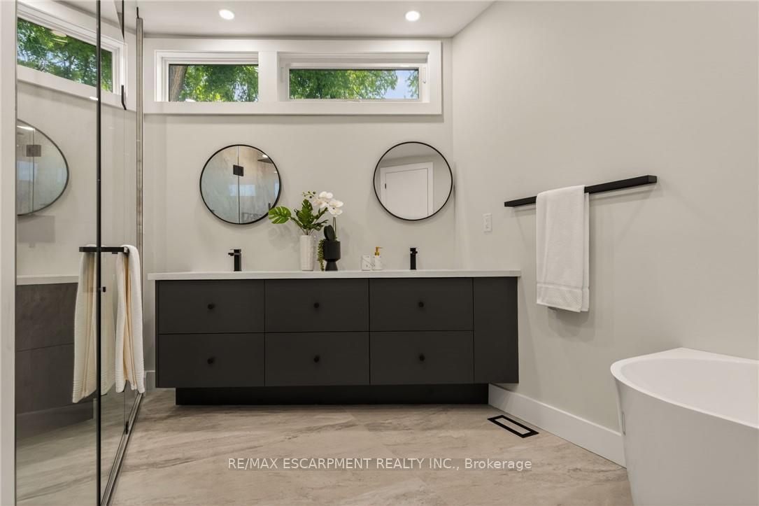 Photo 59 of 274 Mountain Brow Boulevard, Hamilton, Sherwood — HOMEH