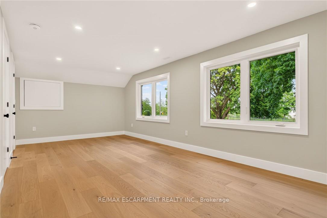 Photo 67 of 274 Mountain Brow Boulevard, Hamilton, Sherwood — HOMEH