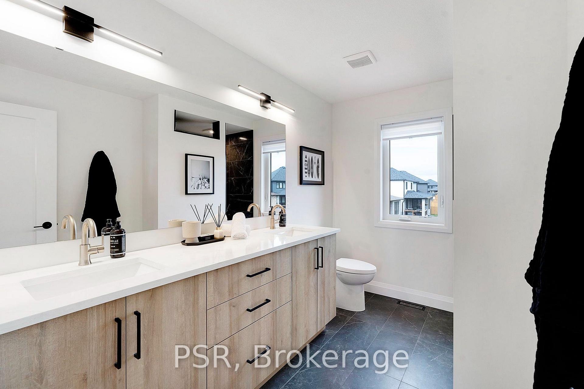 Photo 32 of 50 Heron Point Lane, Woolwich, Breslau — HOMEH