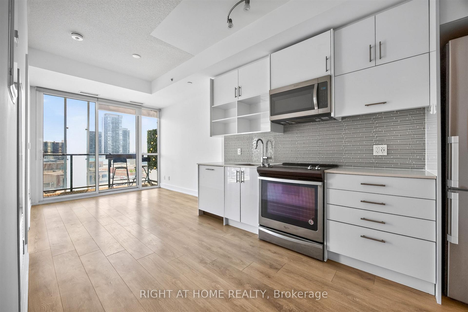 Photo of Unit 712, 128 Fairview Mall Drive